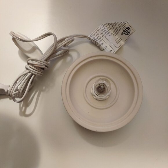 Ceramic Electric Candle Wax Warmer With Cutout Design & Plug-In Cord-LIKE NEW - Picture 6 of 8